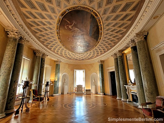 "Salão Oval" do Palácio de Mármore O "Salão Oval" do Palácio de Mármore